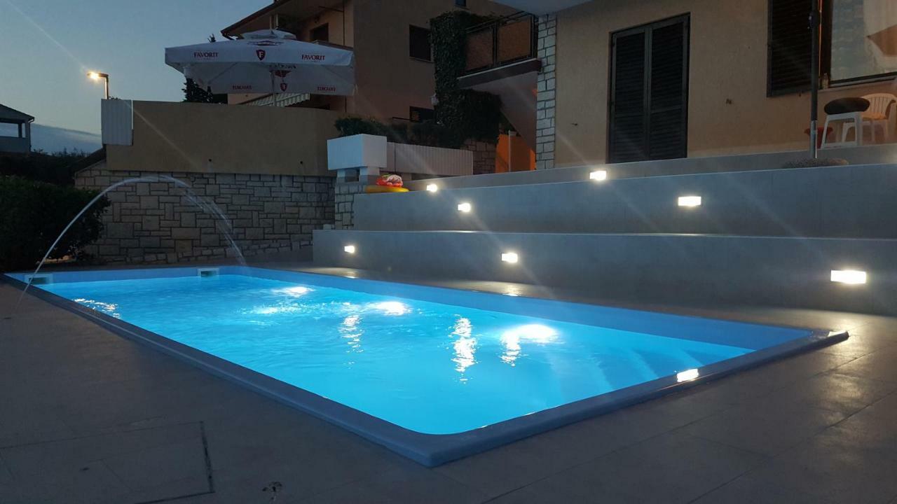 House Marcone - Pool Apartman Rovinj Kültér fotó